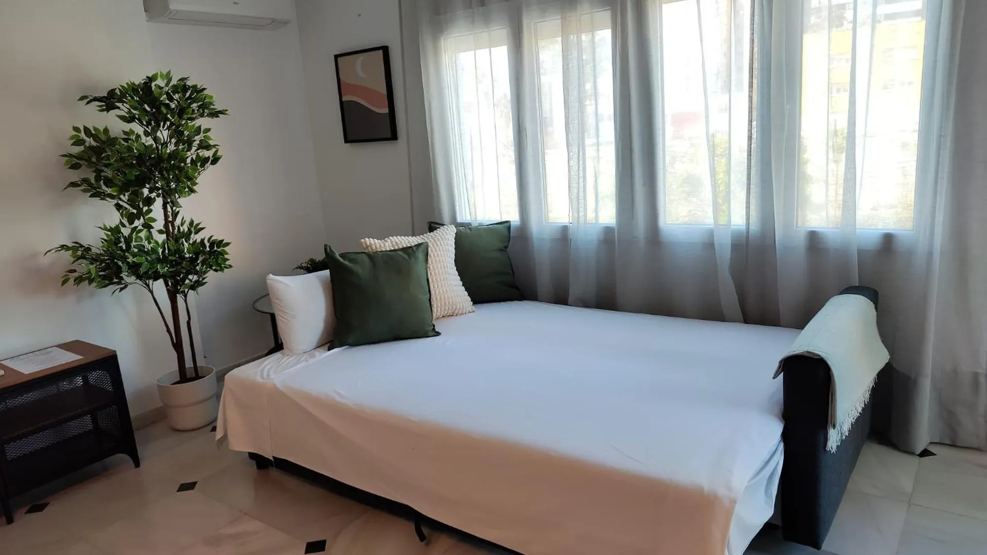 Wintowinrentals Your Home Steps From The Center Málaga Daire